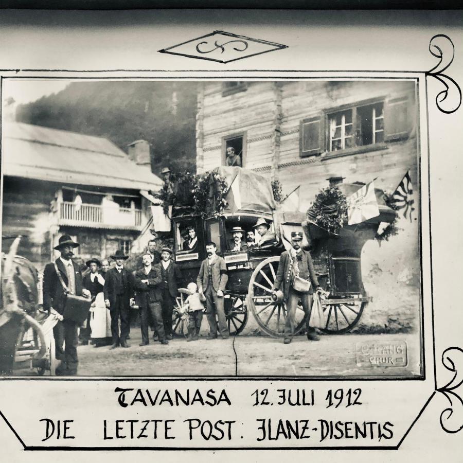Alte Post Mit Geschichte Und Restaurant Apartment Tavanasa Exterior photo